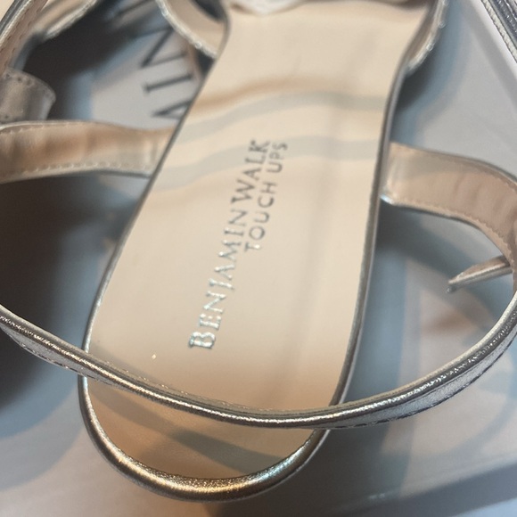 BENJAMIN WALK Lena Touch Ups Size 12 Sandals Silver Metallic Glitter NEW IN BOX - Picture 5 of 10